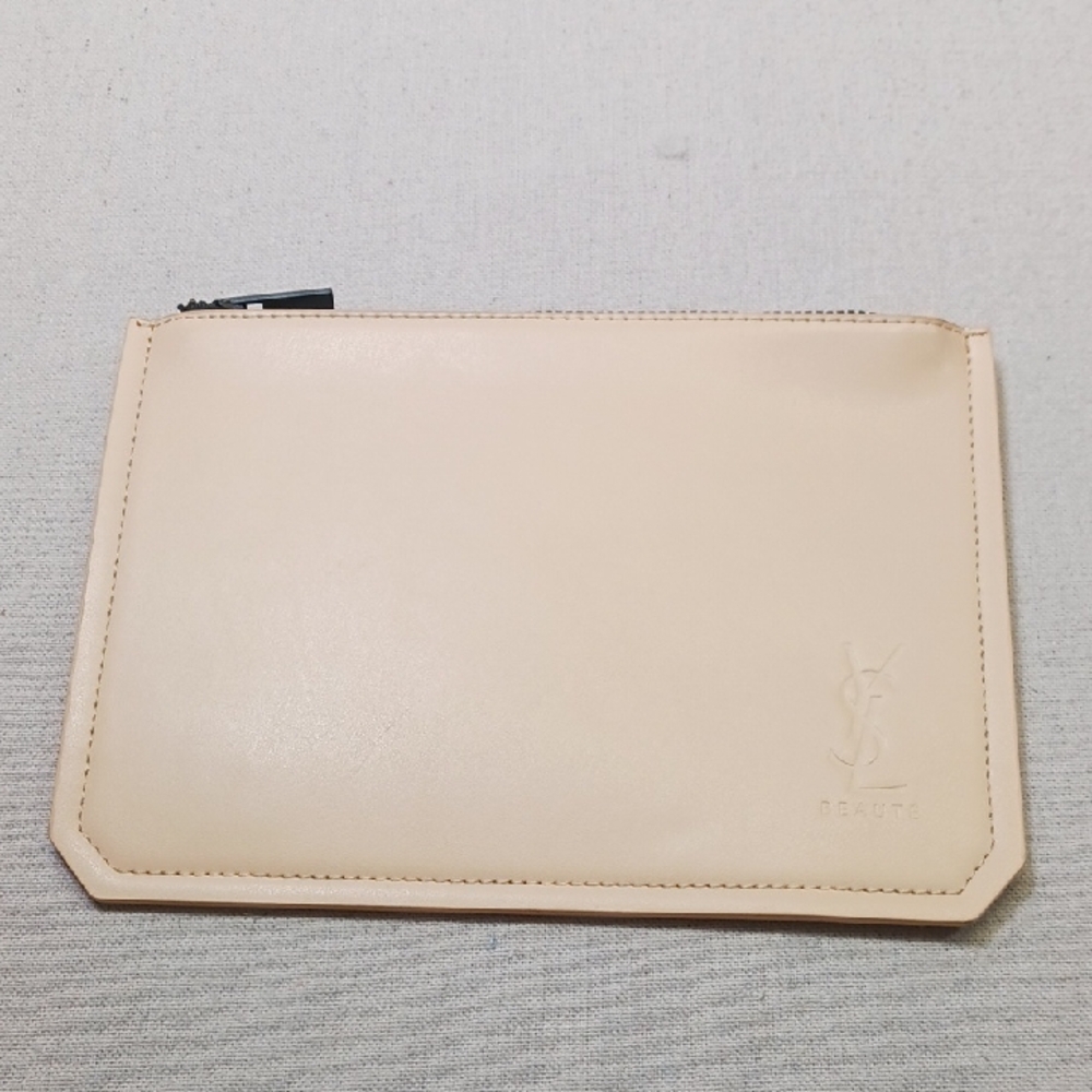 Yves Saint Laurent Beaute Flat Pouch Cream